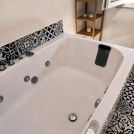 Disiu Con Jacuzzi In Pieno Centro Apartment *