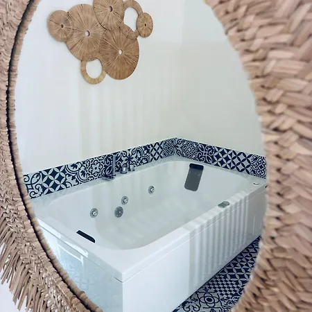 Disíu Con Jacuzzi In Pieno Centro * Castellammare del Golfo